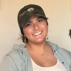 Meet your Posher, Lea